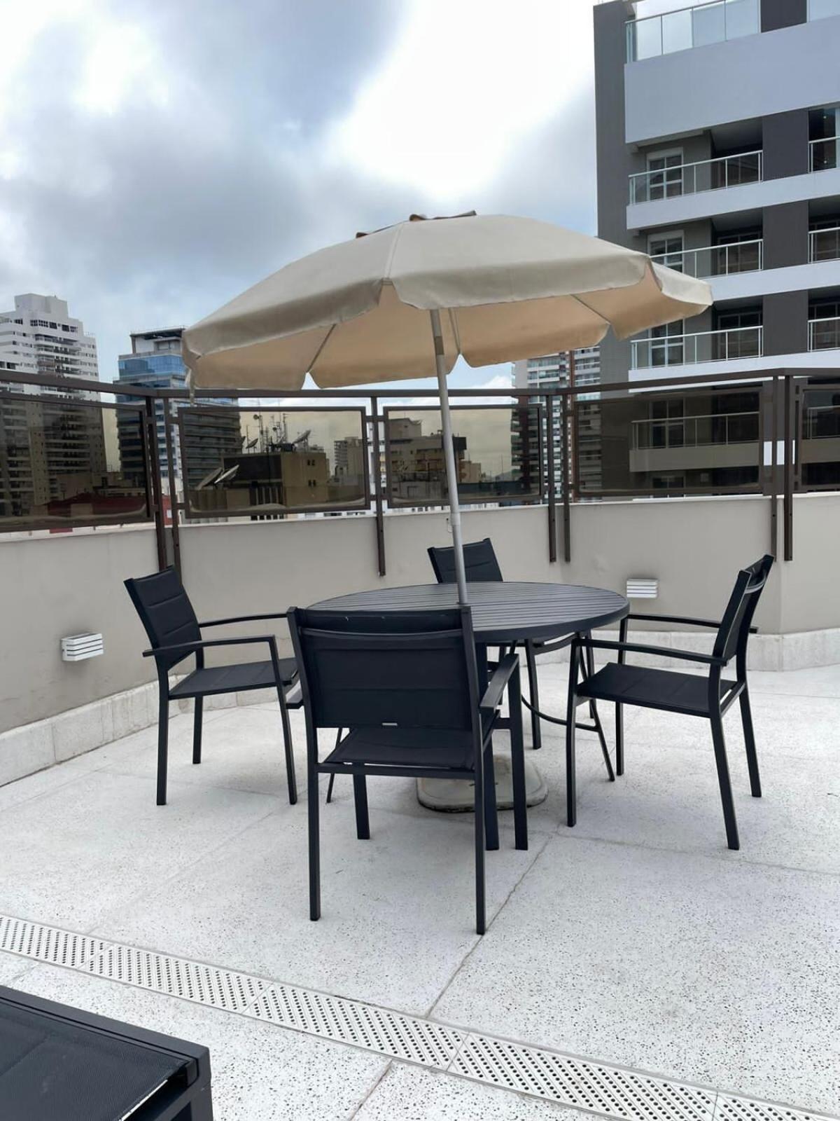 Flat No Hotel Cosmopolitan Com Estacionamento Gratis E Piscina 桑托斯 外观 照片